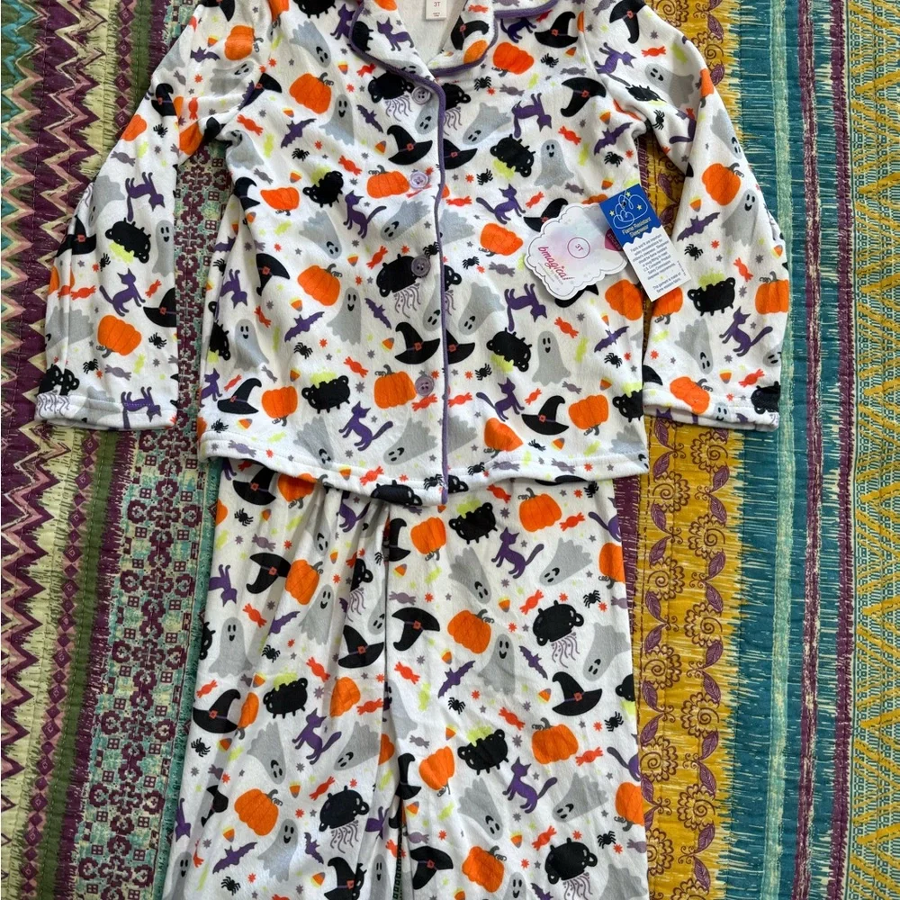 New with Tags 3T Magic Halloween Pajama Set with Witch Hats and Pumpkins